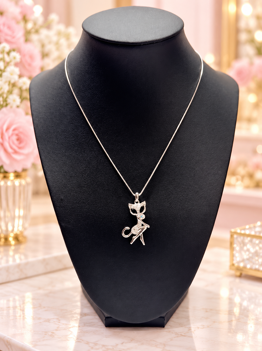 Elegant Cat Pendant Necklace