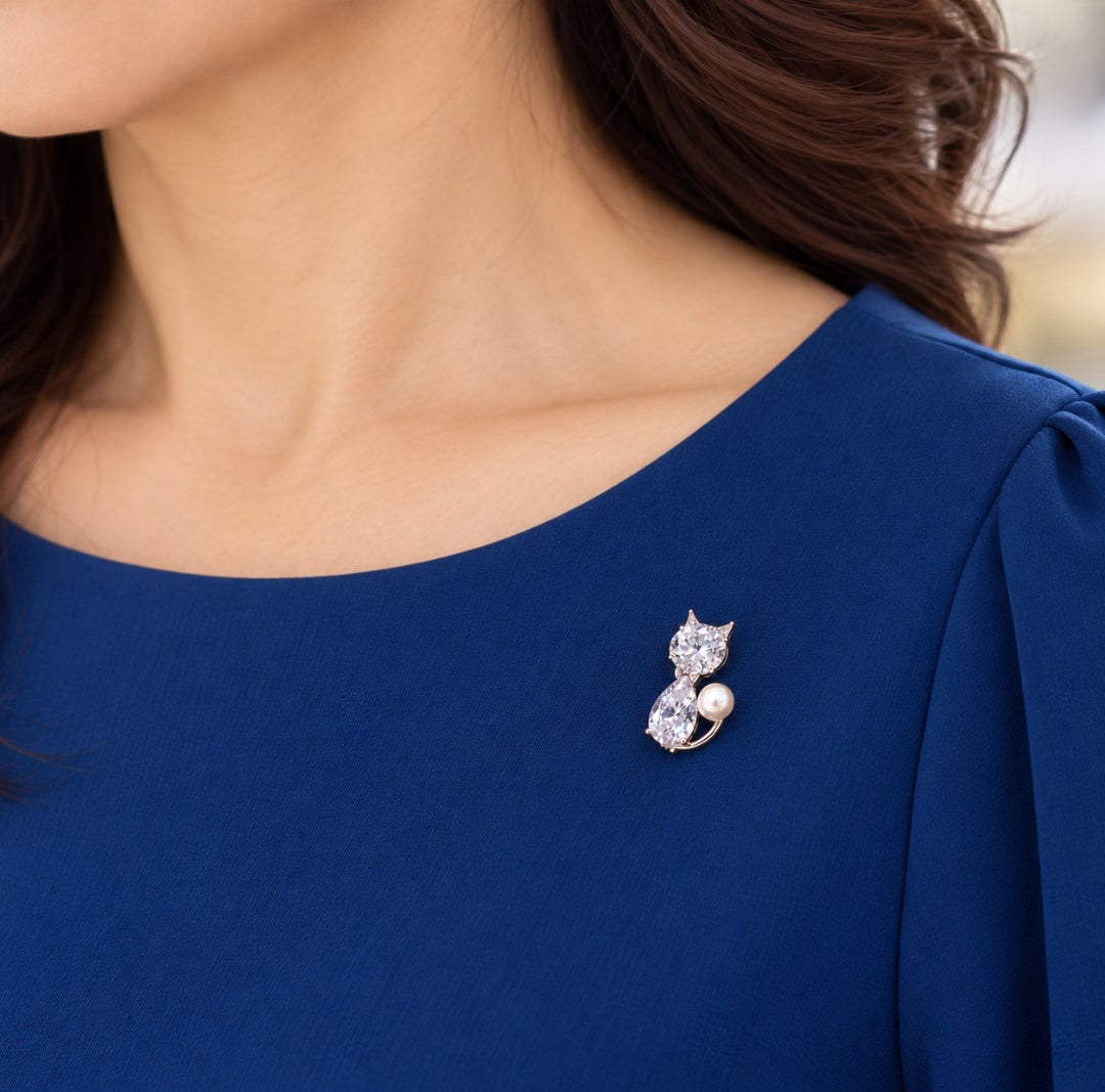 Crystal Pearl Cat Brooch